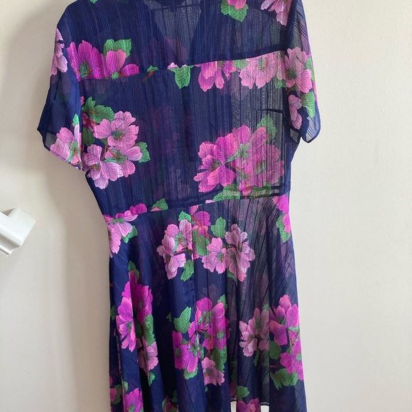 Flowery Dress Size 14, New without tag - Picture 2 of 7